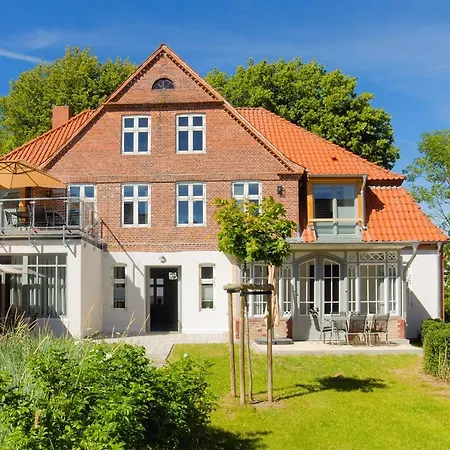 Gutshaus No3 *
